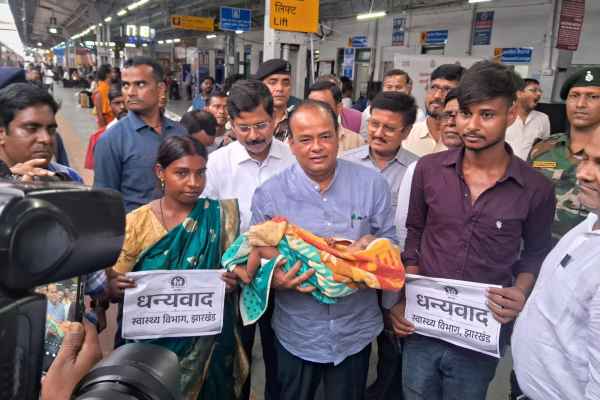 Health Department to provide free treatment to 20 children with heart defects; team leaves for Kochi with the children.