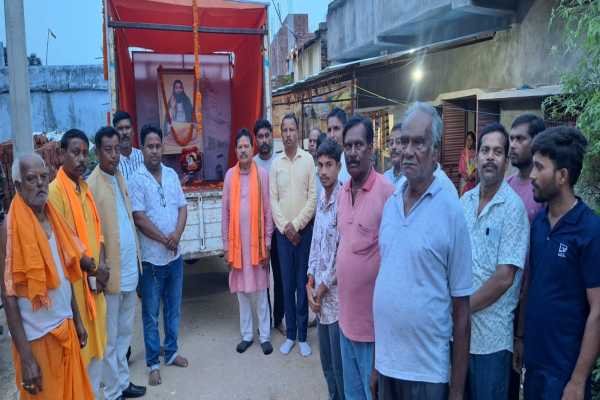 समरसता संकल्प अभियान के तहत निकली कलश वंदन यात्रा में शामिल श्रद्धालु