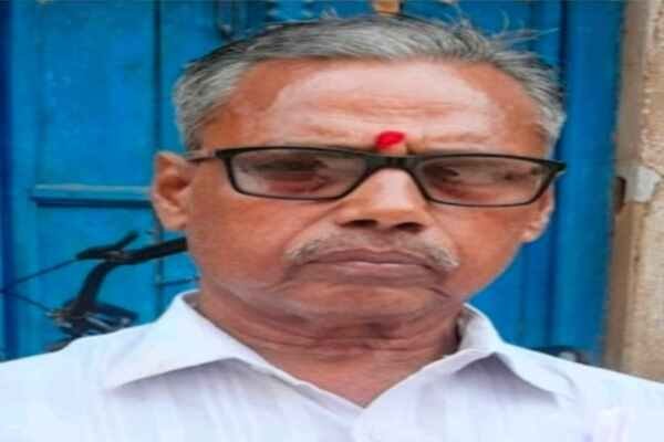 सड़क की मरम्मत की मांग को लेकर सौंपा गया ज्ञापन