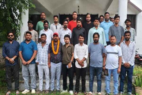 प्रगतिशील युवा क्लब की नई कमेटी के गठन के दौरान उपस्थित सदस्य