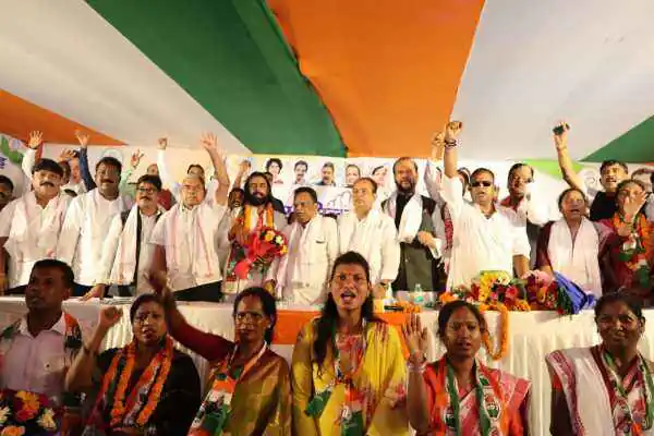 कई दलों के नेता-कार्यकर्ता आज कांग्रेस पार्टी में शामिल