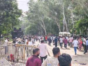 Students Move Towards MLA Residence, Police-Administration Step Up Efforts to Stop Them