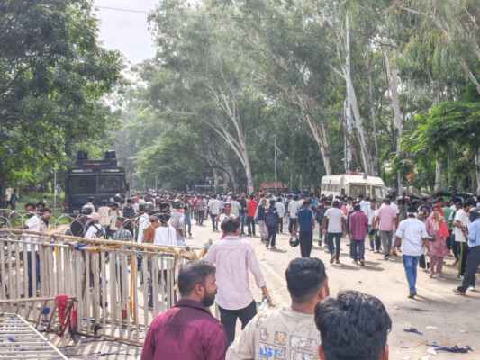 Students Move Towards MLA Residence, Police-Administration Step Up Efforts to Stop Them