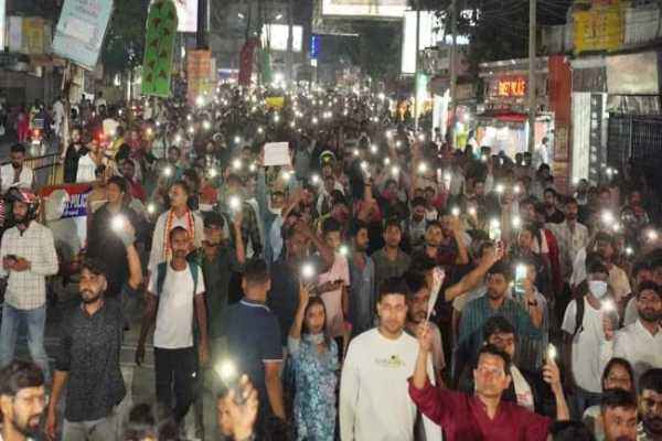 JPSC परीक्षा विवाद में छात्रों ने निकाला मौन जुलूस