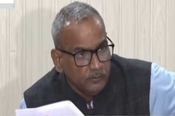 छापेमारी में सुधीर गुप्ता के यहाँ मिले कई दस्तावेज