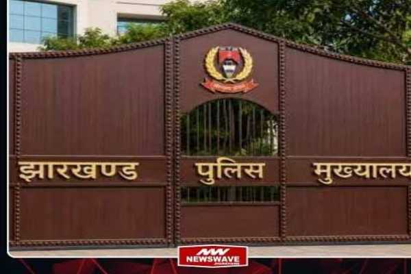 मेला क्षेत्र में संचार व्यवस्था मजबूत करने के लिए प्रतिनियुक्त किए गए पुलिस ऑपरेटर
