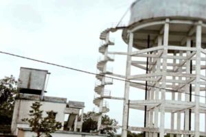 Bokaro: Drinking water supply in Mahuatand-Barki Punnu has been suspended for five years; CPI leader alleges misappropriation of funds in the scheme.