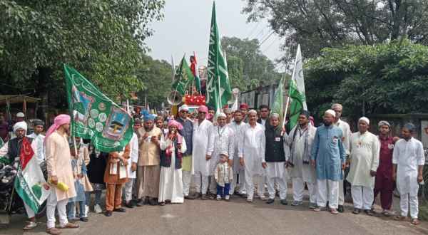 Bokaro: Eid-e-Milad-un-Nabi was celebrated with great enthusiasm across various locations in Bermo; prayers were offered for peace, harmony, and brotherhood in the country.