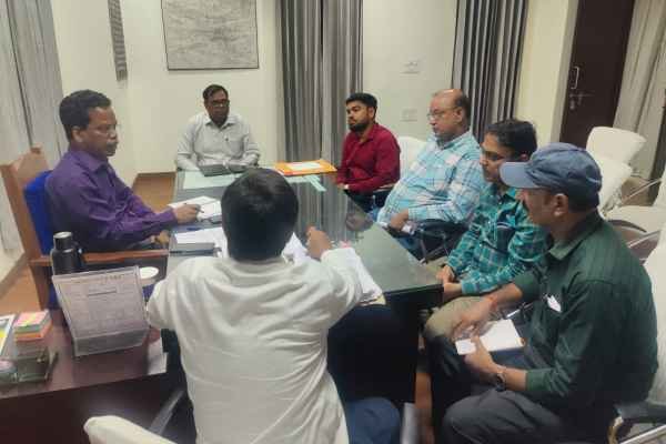 Giridih: Municipal Corporation busy in preparations for 15th August, Municipal Commissioner reviews cleanliness and beautification works
