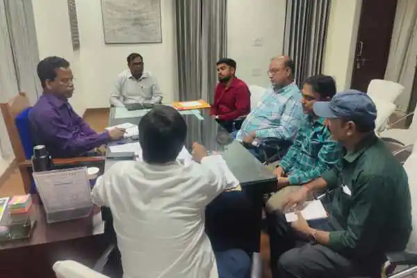 Giridih: Municipal Corporation busy in preparations for 15th August, Municipal Commissioner reviews cleanliness and beautification works