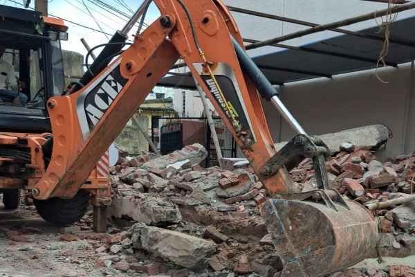 Ranchi Municipal Corporation issues notice to vacate 1.34 acres of Harmu land, cancels trade license in Upper Bazaar, and removes encroachments from Ashok Ashram and Old Vidhan Sabha area