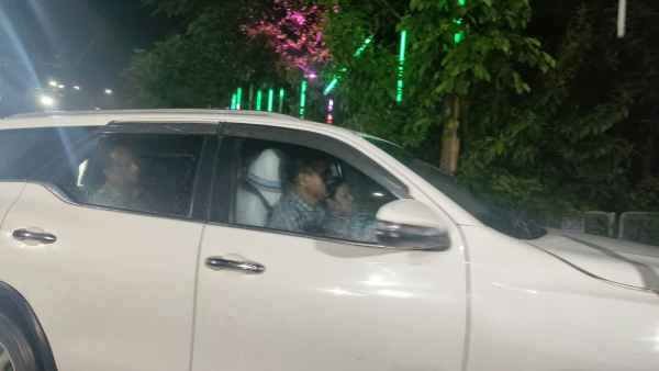 Ranchi: Government delegates arrive at the State Guest House to hold talks with students.