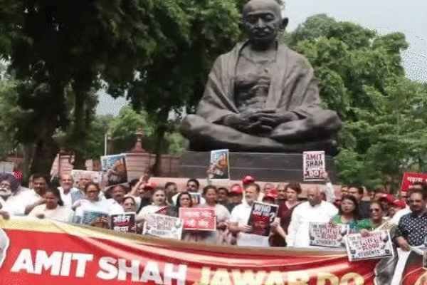 Opposition protest march in Parliament premises: Rahul, Priyanka, Kharge and several other opposition MPs participated, cornering the Modi government on several issues.