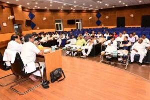 The ruling party has developed a foolproof strategy to defeat the opposition: MLAs have been instructed to arrive fully prepared, and the ruling party will turn to history to counter the opposition's attacks.