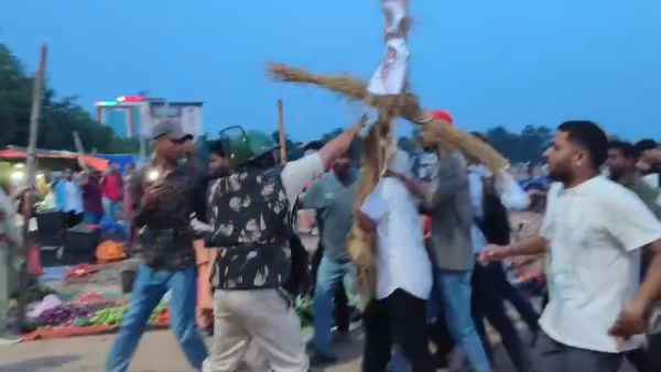 Students staged a protest in Hazaribagh over the JPSC-JSSC recruitment issue, clashing with police who arrived to prevent the burning of an effigy; tension escalated following allegations that JMM workers entered the crowd wielding lathis.