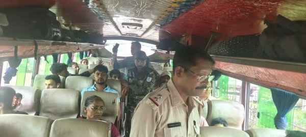 Tightened security in Hazaribagh before the students' assembly sit-in program, thorough checks even for small vehicles, monitoring from Chouparan to Charhi and Badkagaon route