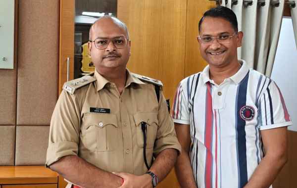 Hazaribagh: MP's media representative met the SP regarding the repair of the SBMCH police picket.