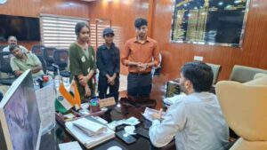 Jamtara: Deputy Commissioner takes a strict stance on complaints; orders inquiry into the livestock scheme and women's college matter.