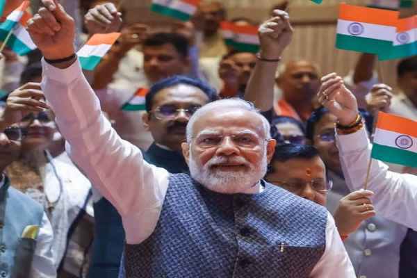 PM Modi's video message: 'Let us make the tricolour a celebration in every home.'
