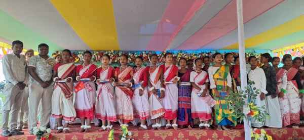 Chaibasa: Forest festival organised in Jomro, villagers pledge to save the forest