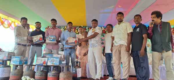Chaibasa: Forest festival organised in Jomro, villagers pledge to save the forest