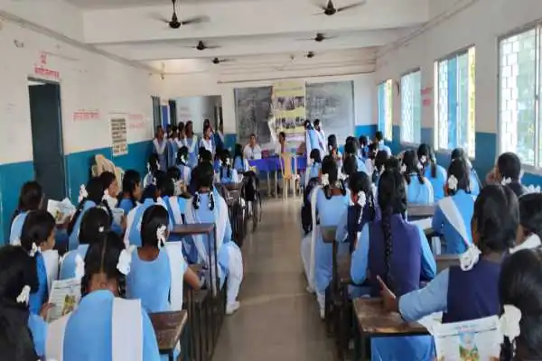 CM स्कूल ऑफ एक्सीलेंस