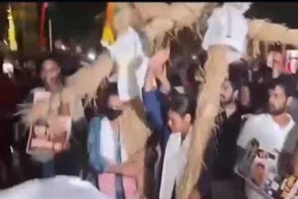 CM का पुतला दहन