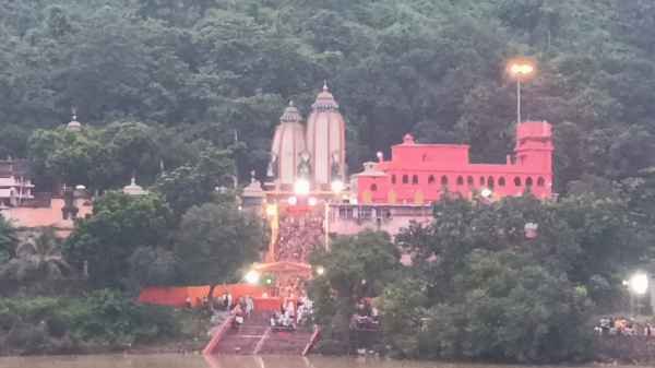 Saraikela: 'Maha Ganga Aarti' performed for the first time at Chandil's Jaida Temple, modeled after the one in Banaras.