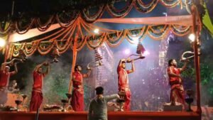Saraikela: 'Maha Ganga Aarti' performed for the first time at Chandil's Jaida Temple, modeled after the one in Banaras.