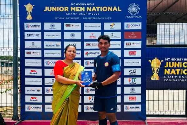 Jharkhand's junior hockey team reached the semi-finals after 10 years, creating history by defeating Uttar Pradesh in a thrilling match.