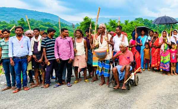 Devendra Nath Mahto's visit opposed in Nemra; villagers gather outside the village.