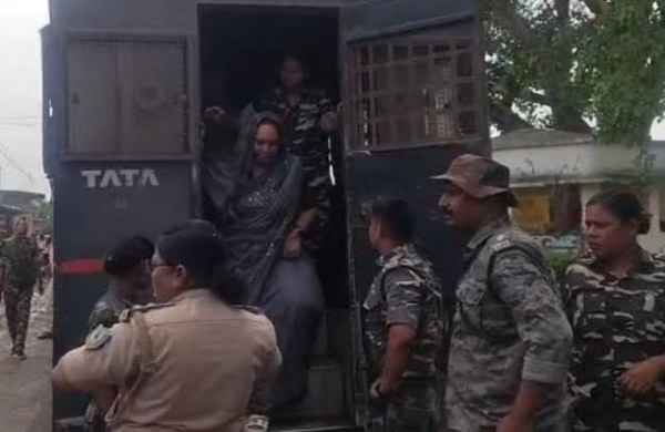 Palamu: Gangster Sujit Sinha's wife, Riya Sinha, has been shifted from Chaibasa to Medininagar Central Jail; her mother has expressed apprehension about potential foul play.