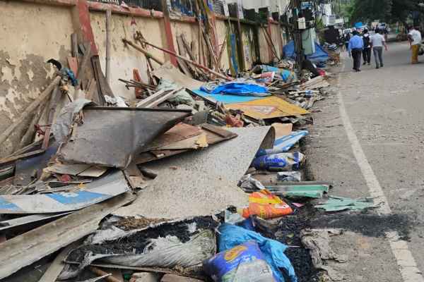 Municipal Corporation takes action against encroachment in Ranchi; 15 temporary structures removed.