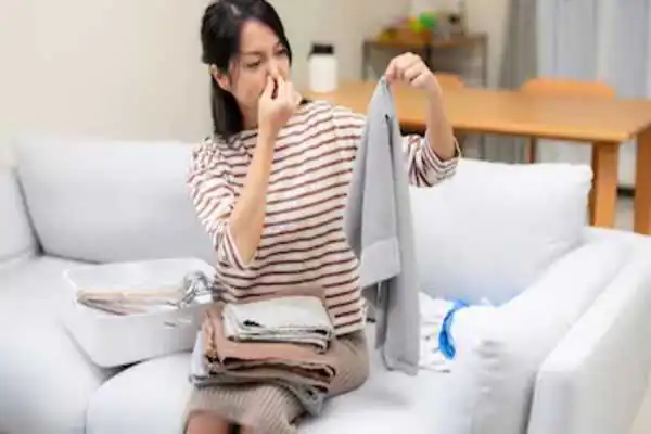 घर की बदबू से हैं परेशान